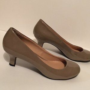 Nude/Tan Patent Kitten Heel Pump - 7.5 M
